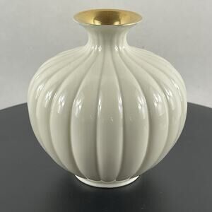 Vintage Lenox Sweetbriar Cream Ribbed Bud Vase With Gold Trim